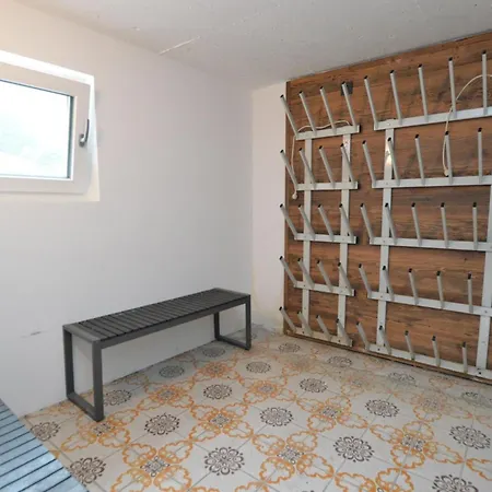 Διαμέρισμα Leni 4